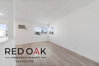 5119 Fountain Ave in Los Angeles, CA - Foto de edificio - Building Photo