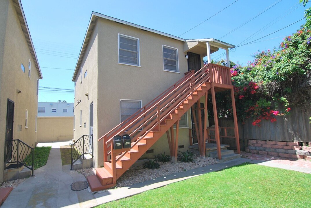 1220 1/2 E 1st St in Long Beach, CA - Building Photo