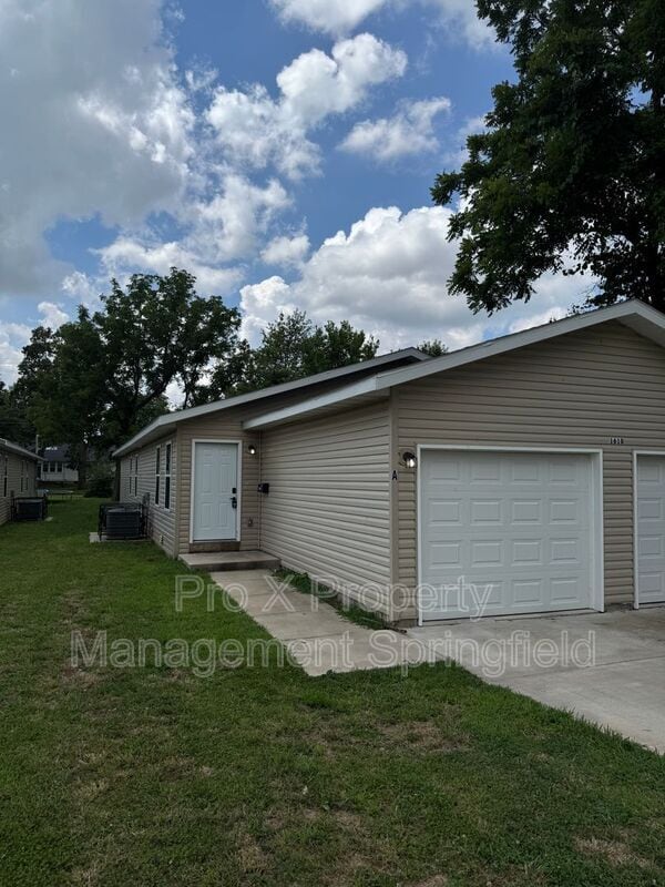 property at 1618 W Scott St