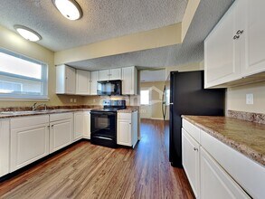 6031 Draycott Dr in Indianapolis, IN - Building Photo - Building Photo