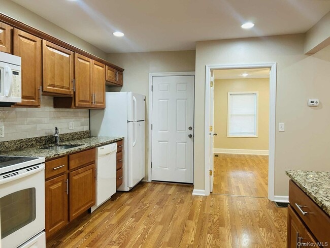 property at 29 Fort Putnam St