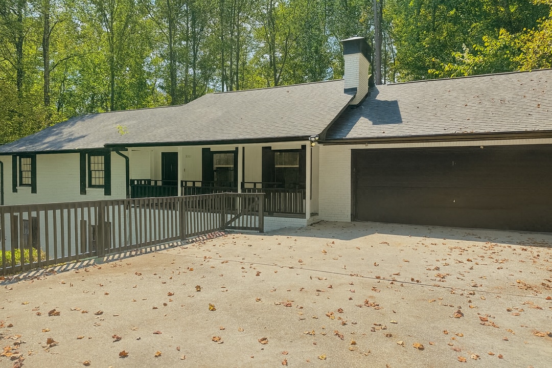 3311 Spain Rd, Unit Unit top level in Snellville, GA - Building Photo