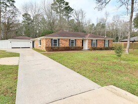 22176 Heatherwood Dr in Porter, TX - Building Photo