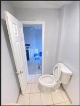 32 3rd St, Unit 2 in Waterbury, CT - Foto de edificio - Building Photo