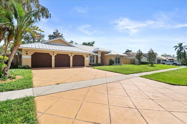 13557 Northumberland Cir in Wellington, FL - Building Photo - Building Photo