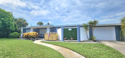 117 W Pasco Ln in Cocoa Beach, FL - Building Photo - Building Photo