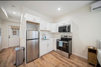 5069 Peachtree Ave, Unit Unit A in Wilmington, NC - Building Photo - Building Photo