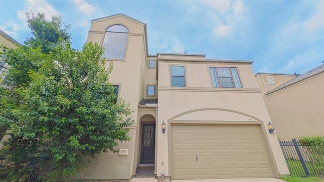 1307 Riverine Ct in Houston, TX - Building Photo - Building Photo
