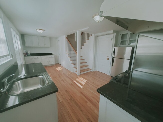 12 Maplewood Terrace in Norwalk, CT - Building Photo - Building Photo