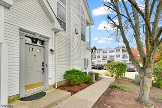 11 Timothy Ct in Morristown, NJ - Building Photo - Building Photo