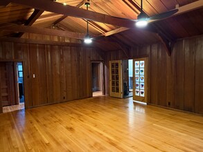 19479 Hidden Valley Rd in Guerneville, CA - Foto de edificio - Building Photo