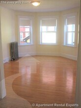 14 Centre St, Unit #4 in Cambridge, MA - Foto de edificio - Building Photo