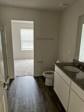 1051 Manor Dr in Rocky Mount, NC - Foto de edificio - Building Photo