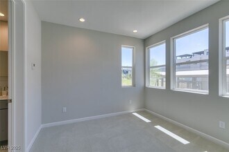 2509 Silent Vw Ave in Henderson, NV - Building Photo - Building Photo