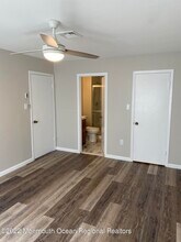 240 Medford Ct in Englishtown, NJ - Building Photo - Building Photo