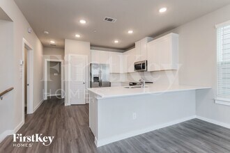 18412 Idyllic Aly, Unit C450 in Shenandoah, TX - Building Photo - Building Photo