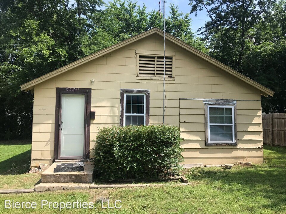 620 W 24th St in Ada, OK - Building Photo