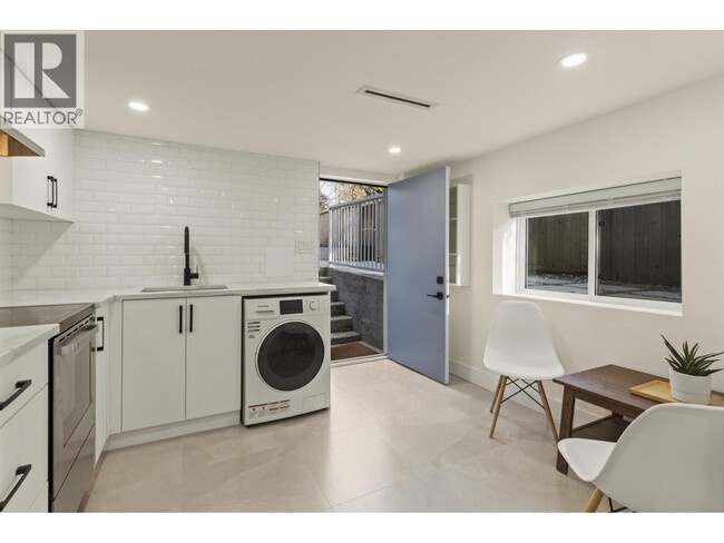 property at 529x Dunbar St