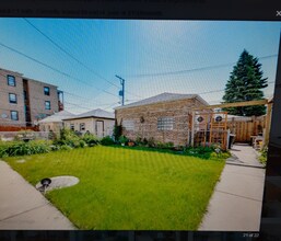 3141 N Springfield Ave in Chicago, IL - Building Photo - Building Photo