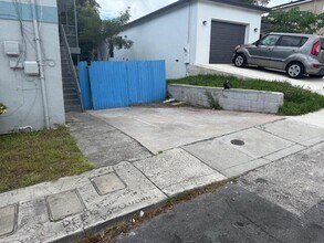 1913 Division Ave in West Palm Beach, FL - Building Photo - Building Photo
