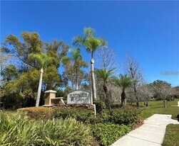 2052 Park Crescent Dr in Land O Lakes, FL - Building Photo