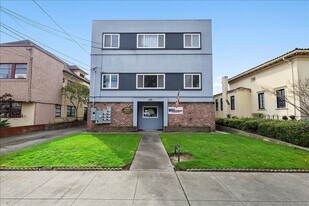 2234 Santa Clara Ave in Alameda, CA - Building Photo