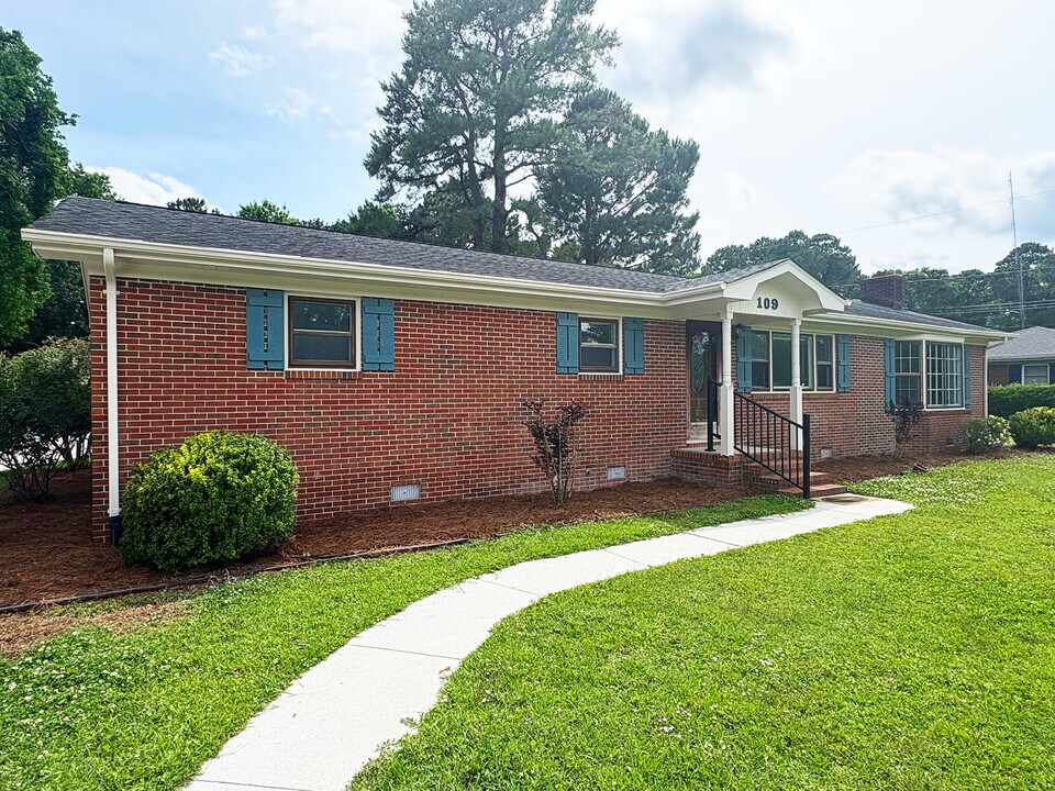 109 Foxwood Ln, Unit Main House in Wilmington, NC - Foto de edificio