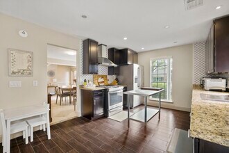8819 Crazy Horse Trail in Houston, TX - Building Photo - Building Photo