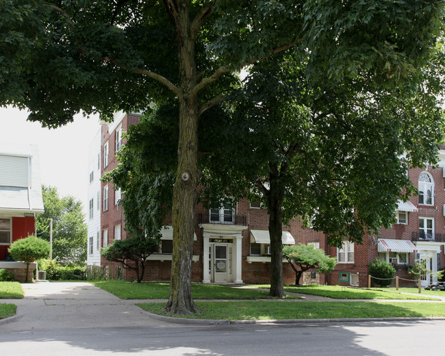 Giordano Apartments in Kansas City, MO - Foto de edificio - Building Photo