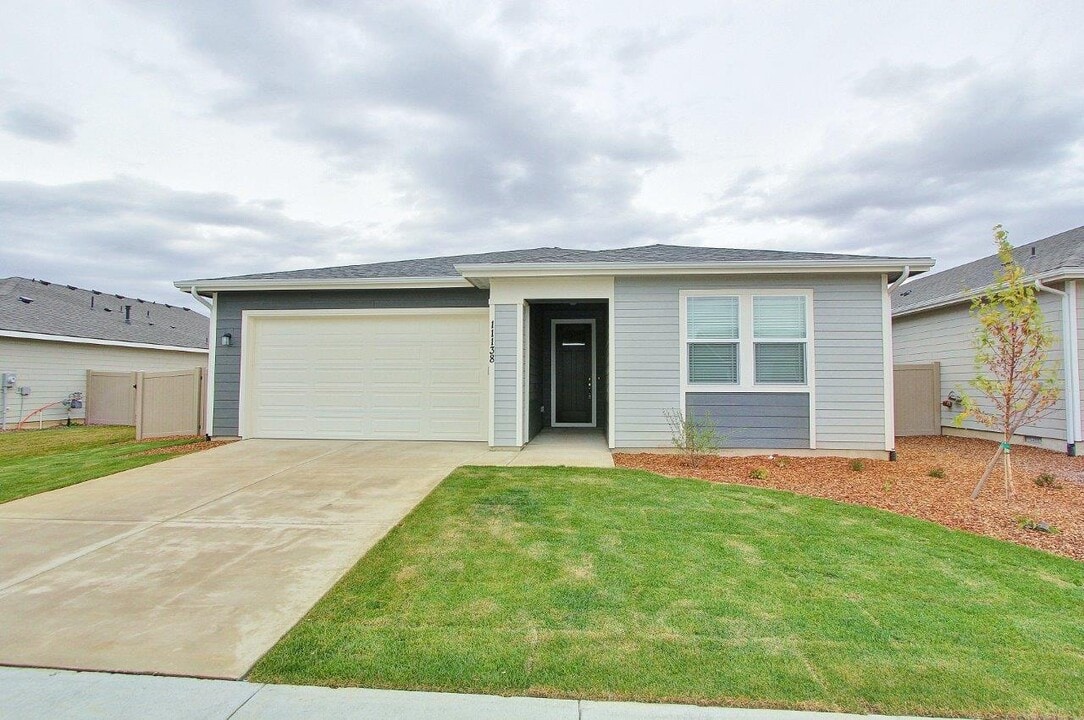 11138 Overhang St in Caldwell, ID - Building Photo