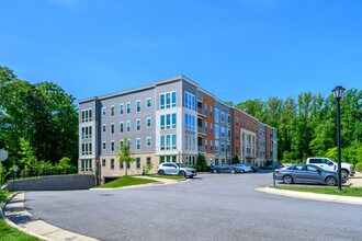 Crest of Alexandria in Alexandria, VA - Building Photo - Building Photo