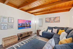 4355 Cannington Dr in San Diego, CA - Building Photo