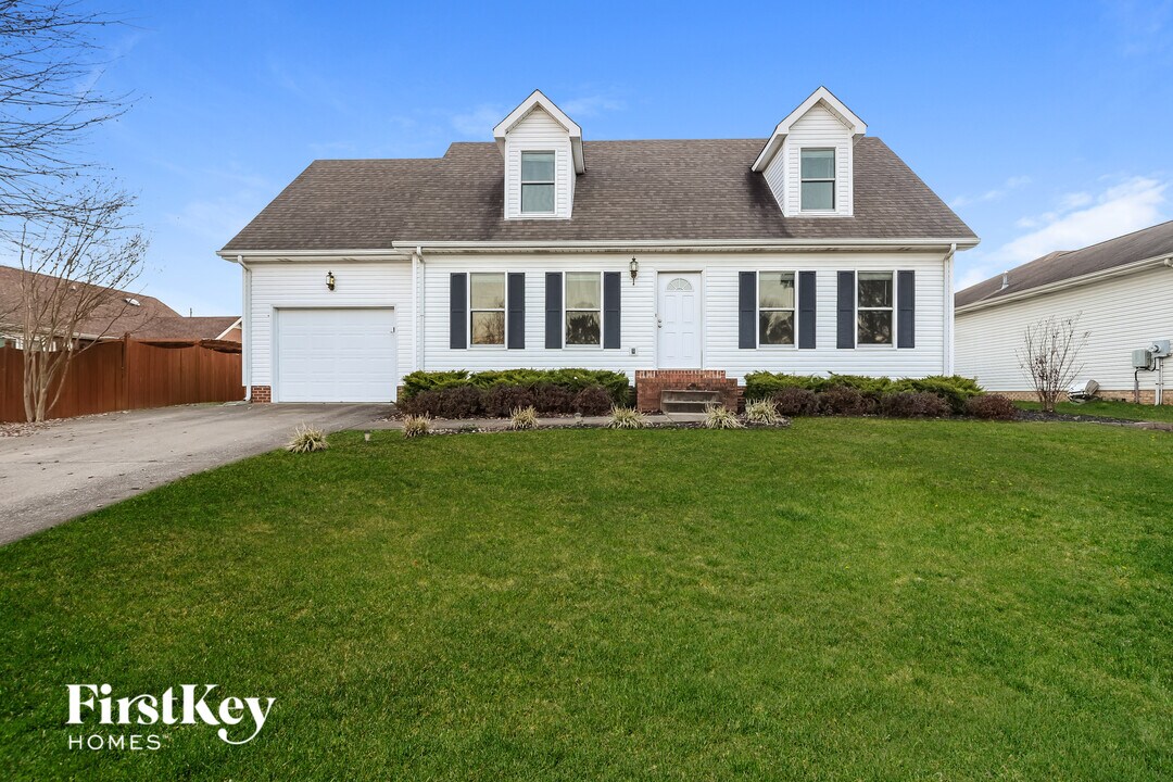 161 Shady Maple Dr in Clarksville, TN - Building Photo