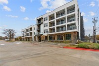 4901 Springdale Rd in Austin, TX - Foto de edificio - Building Photo