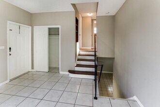 19820 NW 12th Ave in Miami, FL - Foto de edificio - Building Photo