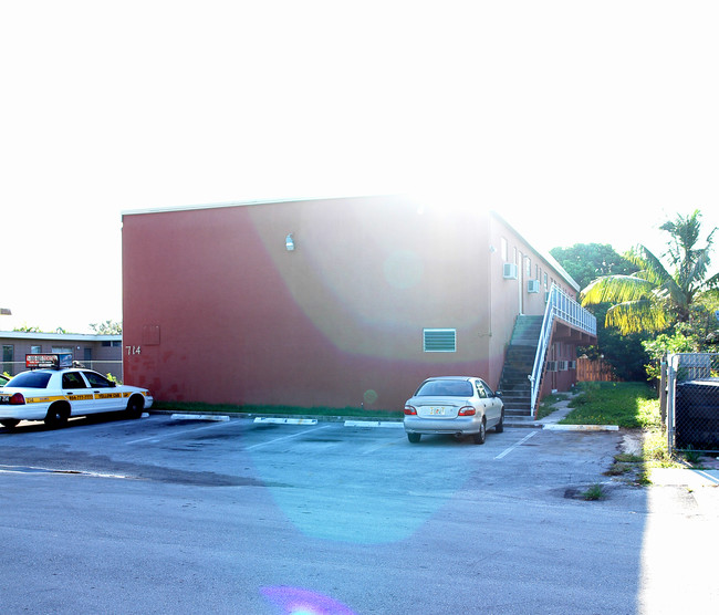 714 NW 2nd Ave in Fort Lauderdale, FL - Building Photo - Building Photo