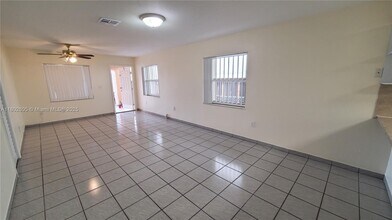 3325 SW 23rd Terrace in Miami, FL - Building Photo - Building Photo