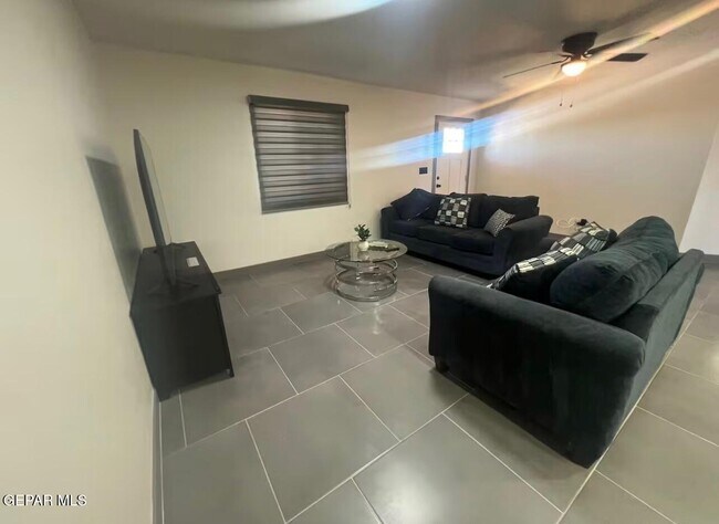 6902 S Angora Loop Ave in El Paso, TX - Building Photo - Building Photo