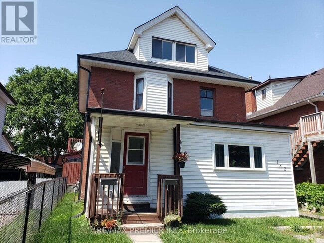 property at 152 Elgin St E