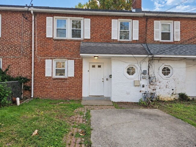 property at 4 S Cannon Dr