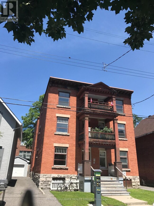 421-421 Lisgar St