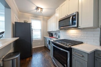 68 Zabriskie St in Jersey City, NJ - Building Photo - Building Photo