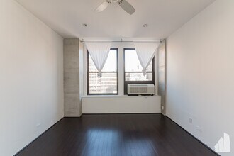 600 S Dearborn St, Unit 704 in Chicago, IL - Building Photo - Building Photo