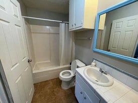 614 S Groos St in Kyle, TX - Building Photo