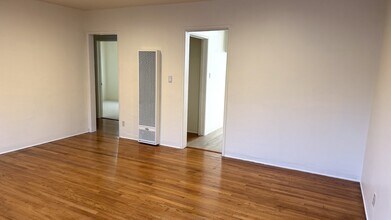 3590 Cedar Ave in Long Beach, CA - Building Photo - Building Photo