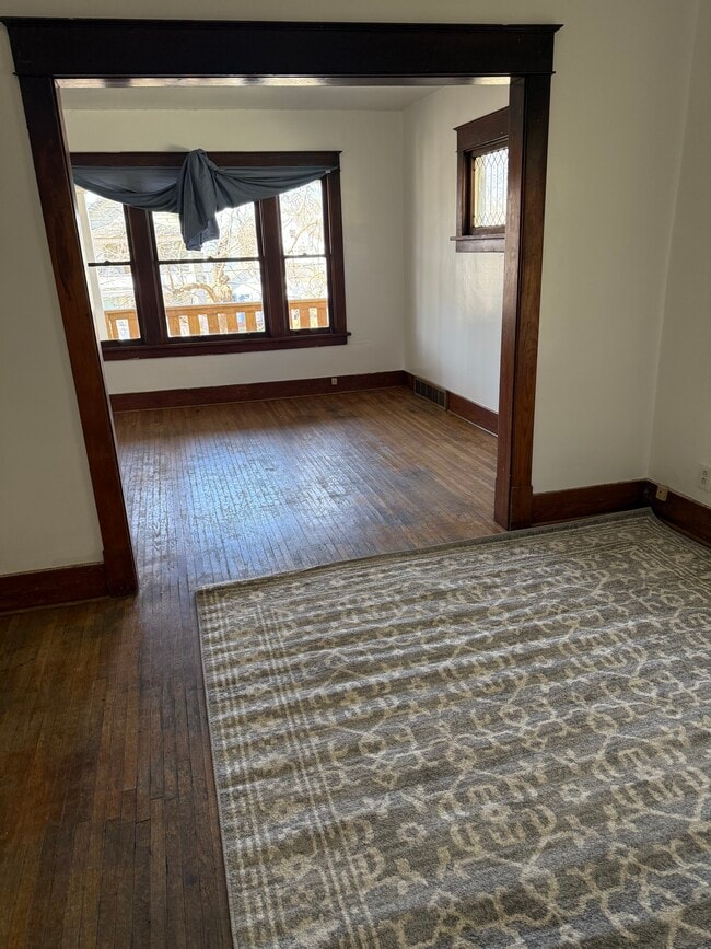 481 26th St, Unit Upper unit #2 in Niagara Falls, NY - Building Photo - Building Photo