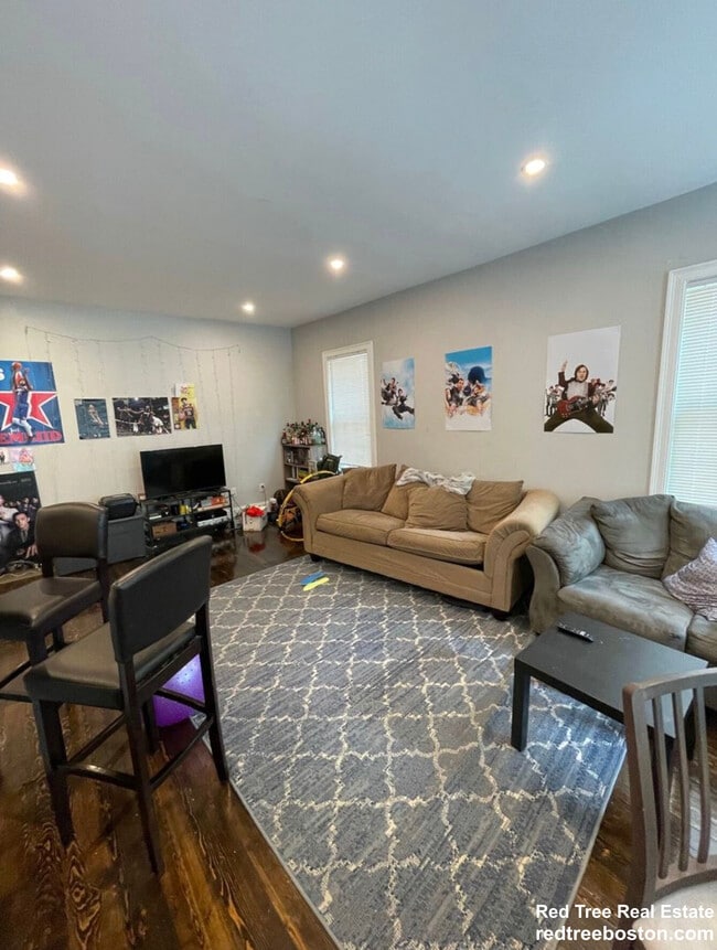 91 Hillside St, Unit 1 in Boston, MA - Foto de edificio - Building Photo