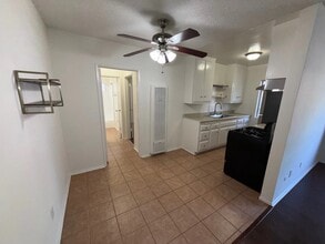 1114 W 18th St in Los Angeles, CA - Building Photo - Building Photo