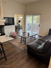 7400 W Flamingo Rd in Las Vegas, NV - Building Photo - Building Photo