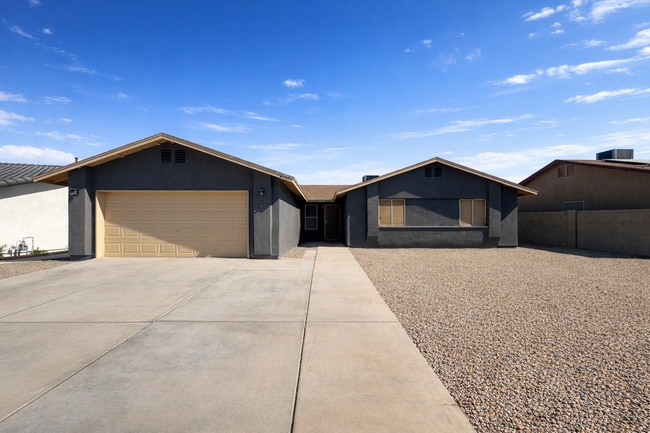 property at 4197 S Boxwood Ave